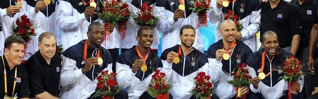 《救赎之队》！詹姆斯和保罗以现役身份进入名人堂 创NBA历史纪录